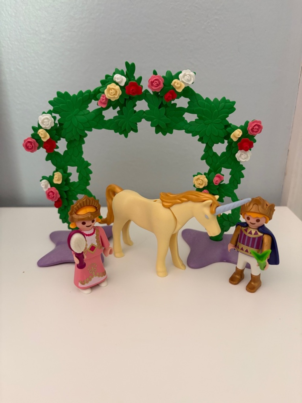 Playmobil Magic - 5761 Unicorn Prince and Princess Complete set NWOT